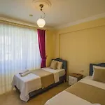 Calis'ta Denize Sifir 8 Kisilik Pearl 9 フェティエ