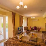 çalış'ta Denize Sıfır 8 Kişilik Pearl 9 Fethiye