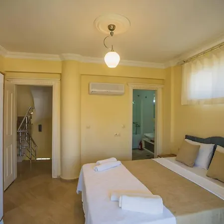 Calis'ta Denize Sifir 8 Kisilik Pearl 9 Фетхие